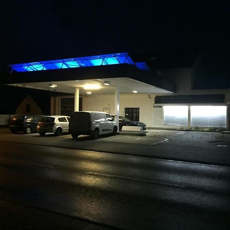 Alte Tankstelle Apartment Strassenhaus Exterior foto