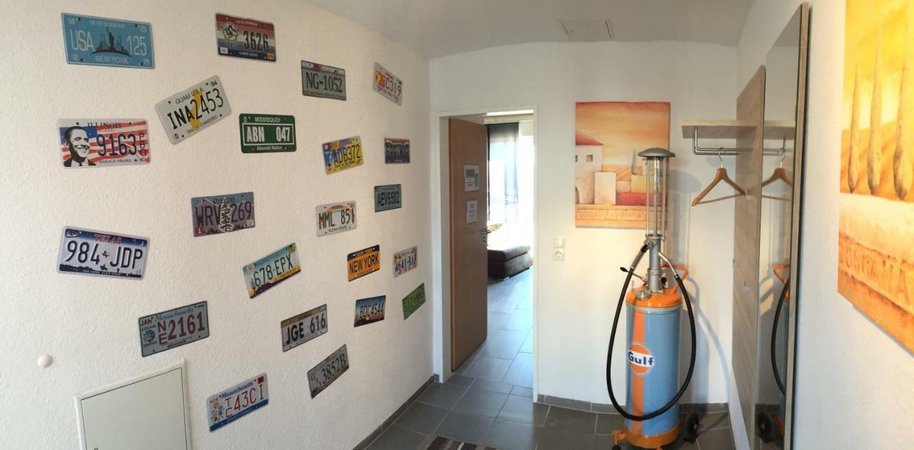Alte Tankstelle Apartment Strassenhaus Exterior foto